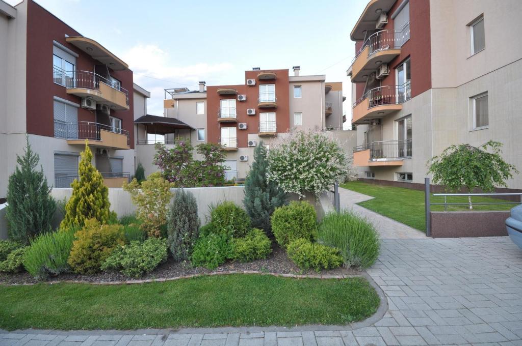 Apartments Raj Vrnjačka Banja エクステリア 写真